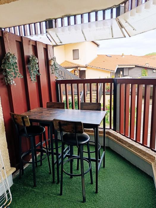 Appartement face au lac et à deux pas de locéan