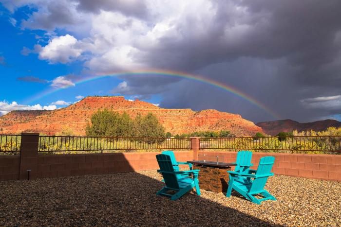 Roaming Red Rock 360 views RV Hook ups Family home