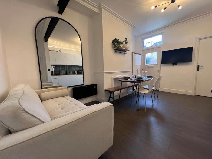 Liverpool Willow House - 4 Bed Close to Anfield Stadium