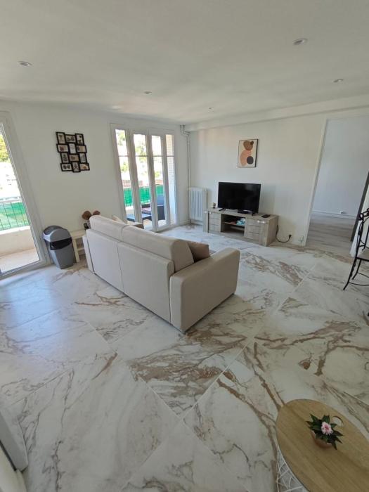 F2 proche des transports