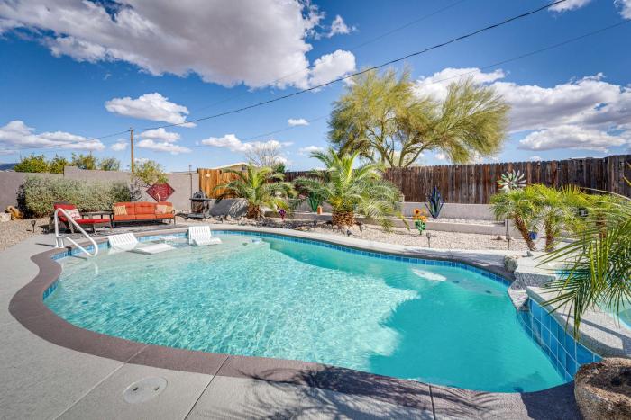 Pool, Spa and Mtn Views Lake Havasu City Home