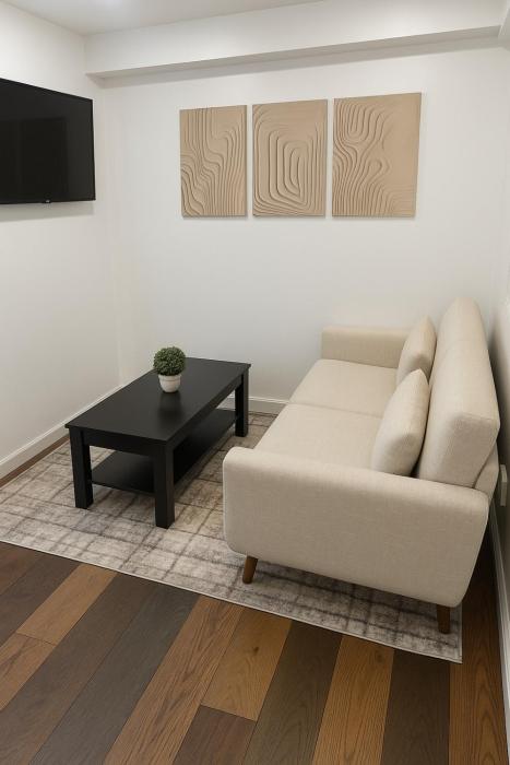 Bright & Stylish Guest Suite with Modern Comforts