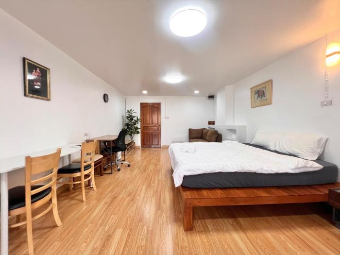 Calm Corner Siri Thana