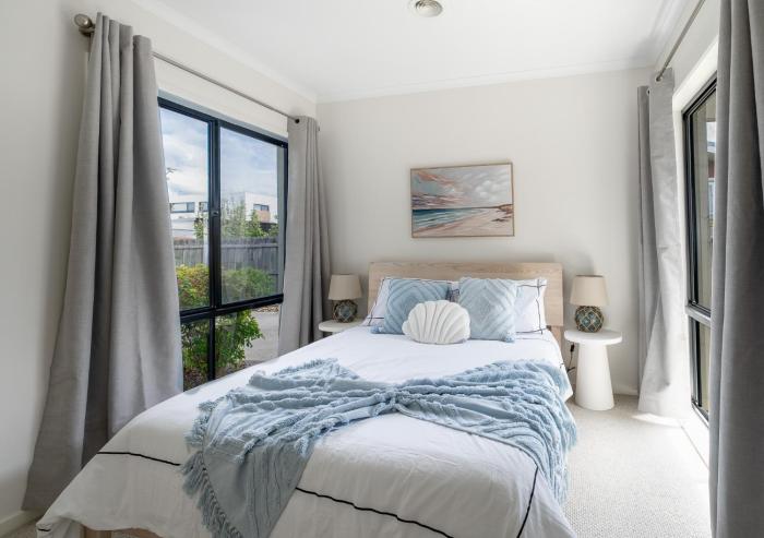 Bright & Spacious Getaway on Powell Street