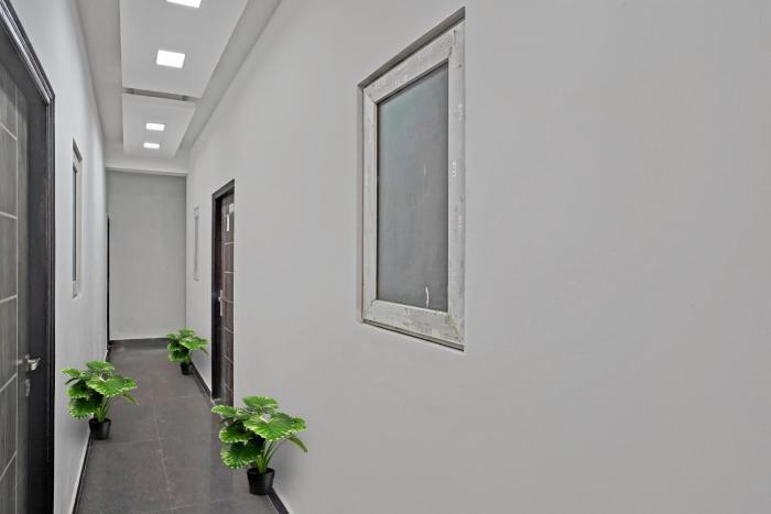 Signature Hotel Noida-62