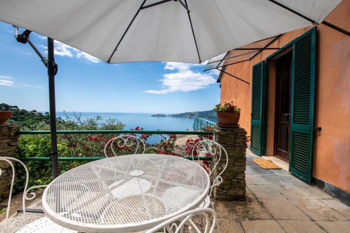 231C- Casa SantAmbrogio VISTA MARE, 2 Chilometri dal centro di Zoagli e dal Mare