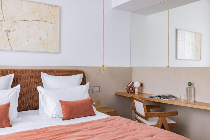 1.75 Paris La Source