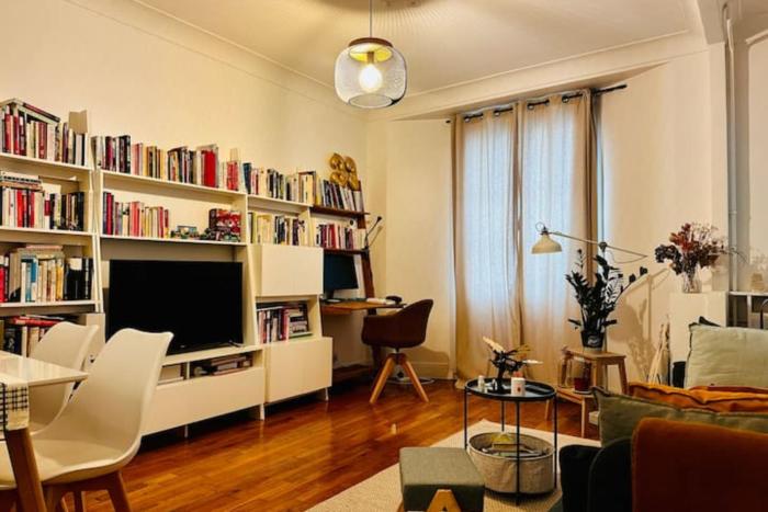 Modern apartment in Courbevoie near the park