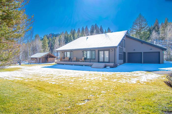 Chocolate Gulch Cabin - North of Ketchum