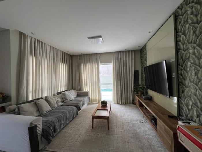 Apartamento quadra mar em Itapema