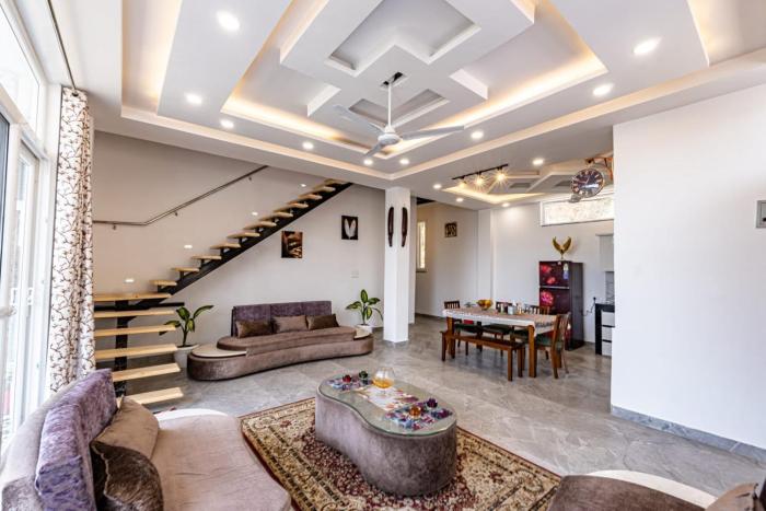 Pinecrest Villa by Splendid Hotels - Garden - Balcony - Living Room - Family Groups - Events - Mountain View