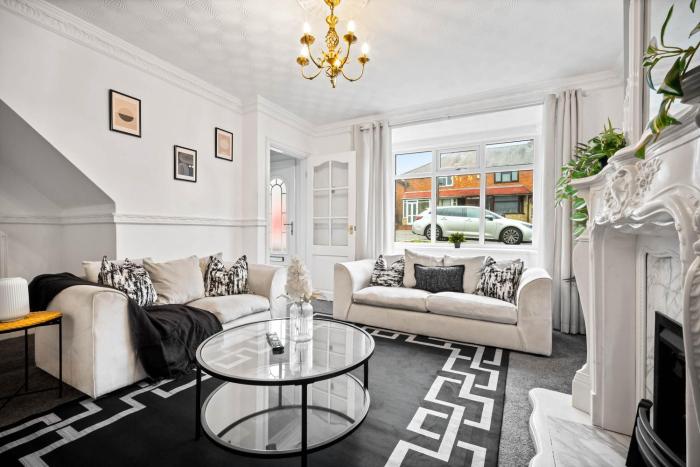 Stylish 3Bed House - Garden - Parking - Smart TV - Netflix 73B