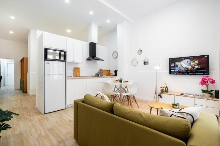 Elegante loft en Almería con zona de trabajo