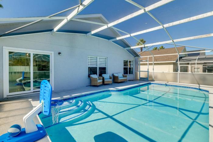 10 Mi Disney Gem: Game Room, Pool, Golf & Parks