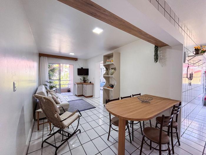 Apê Completo, AC, Wi-Fi | 350m Praia Canasvieiras