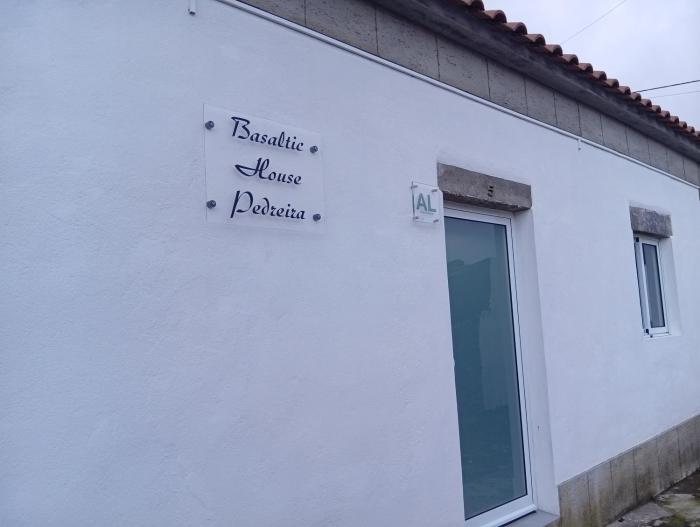Basaltic House Pedreira