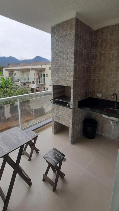 Apê com varanda gourmet em Maranduba!