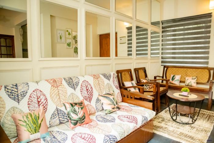 Tropical 1BHK Pool View Near Beach - Sia Stays