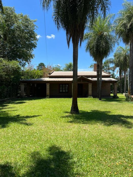 Hermoso Chalet con pileta frente al rio