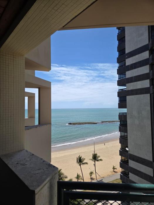 Flat Ceaser Towers a Beira Mar