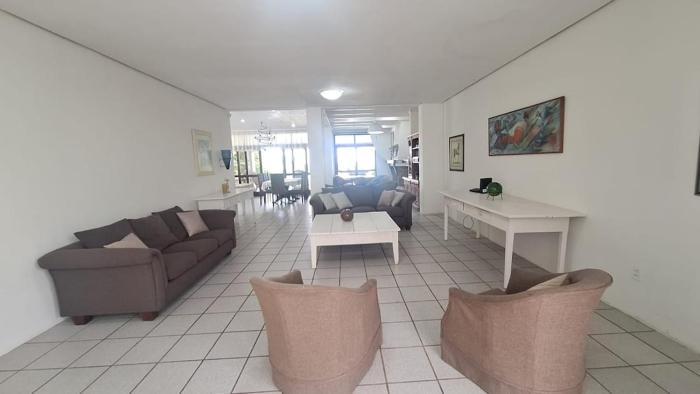 Casa Pé na Areia com piscina a beira mar