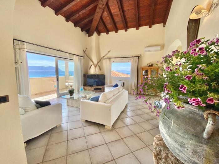 Luxury apartment Ginestra sea view with common swimming pool just 50 mt from the beach