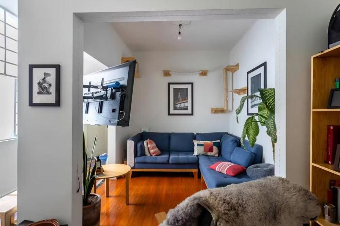 Beautiful, bright apartment, right on the park