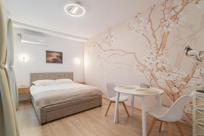 Stylish Studio near Parliament Palace & Cathedral - by Happy Guest