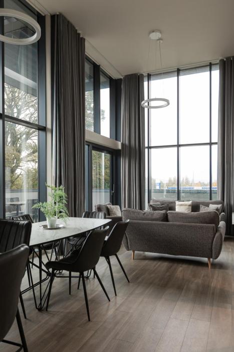 Skyline Serenity: Exquisite 3-Bedroom Ultra-Luxury Penthouse