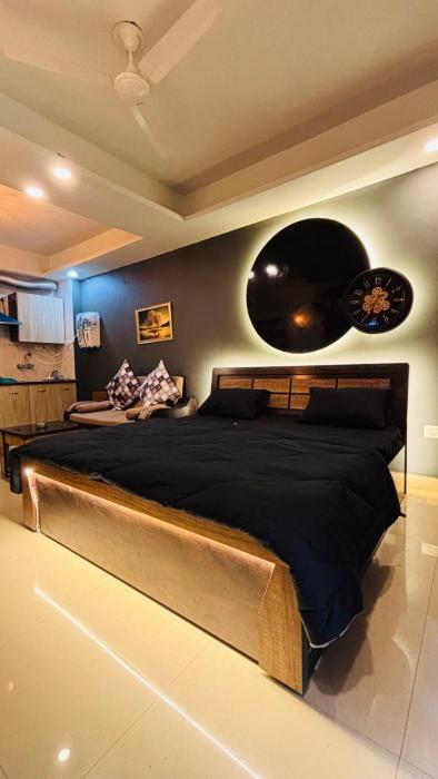 Under The Moon Studio I 30mins to Mussoorie