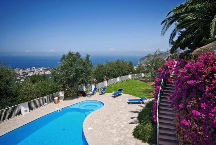 AMORE RENTALS - Villa Auxilia
