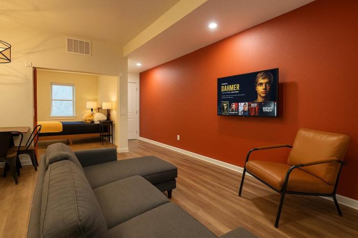 Soulard King Loft near Anheuser-Busch Brewery