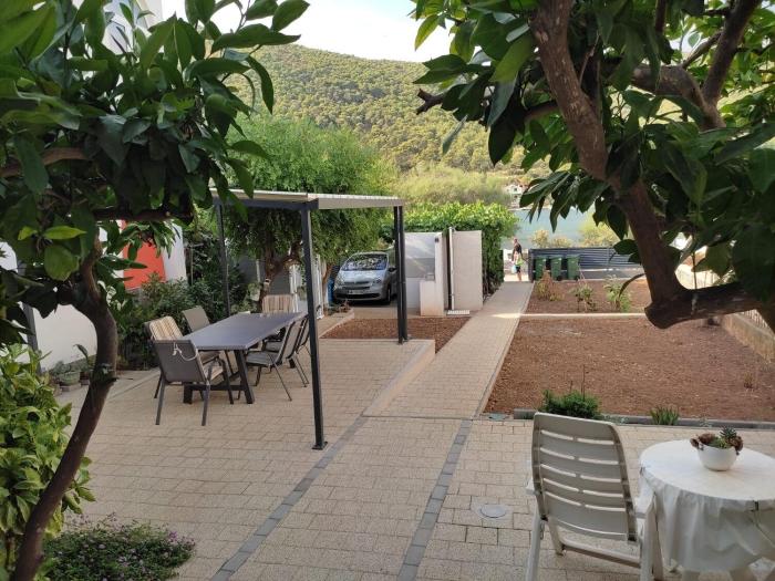 Apartments Neve Beachfront