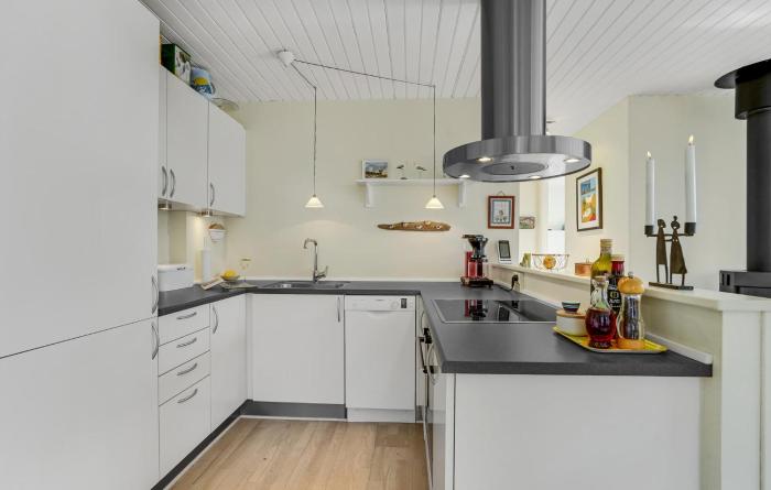 Amazing Home In Tarm With Wifi