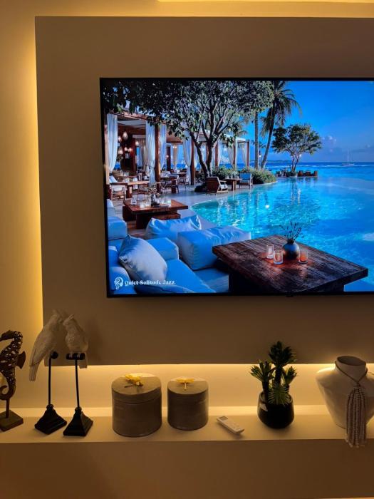 Apto duplex recém reformado 200m da praia Riviera