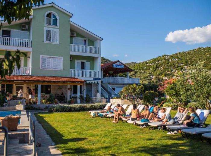 Villa Šolo – Peaceful Nature Park Getaway