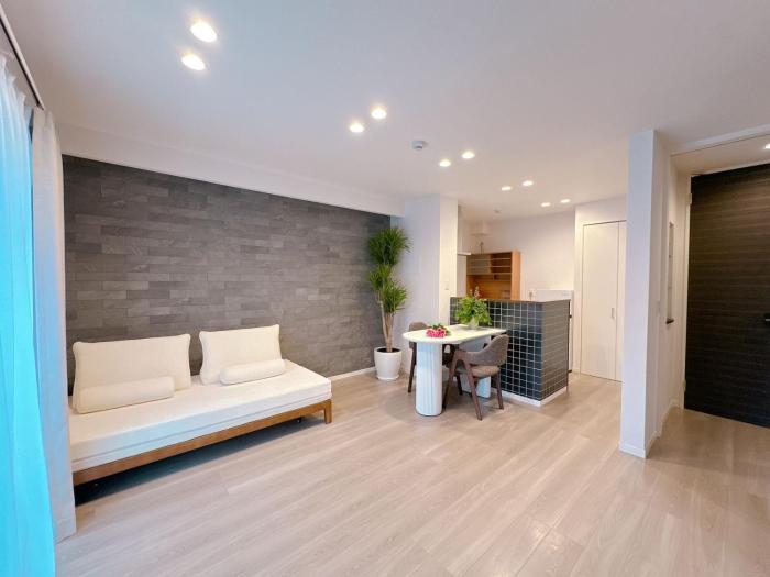 Sanmi Saint Le Brun102 fifteen minutes direct to Shinsaibashi Namba shopping area near Tengachaya direct to Kyoto