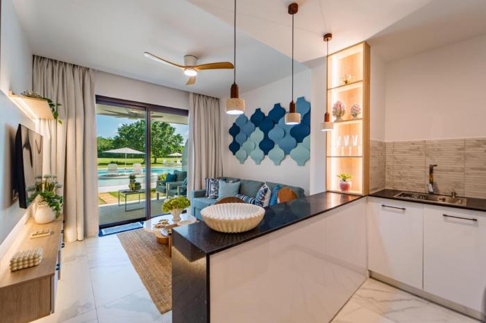 Aqua Luxe @ Cana Rock terrace to pool access E-105