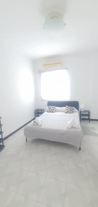 Habitación Matrimonio Tranquila y Luminosa en Vivienda Compartida