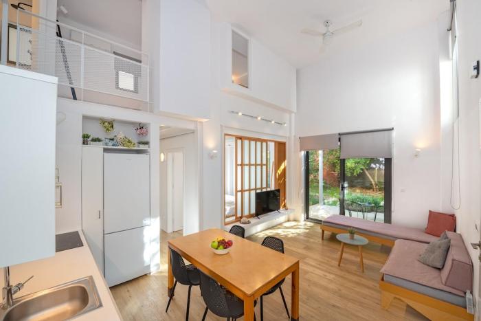 Central cozy garden flat