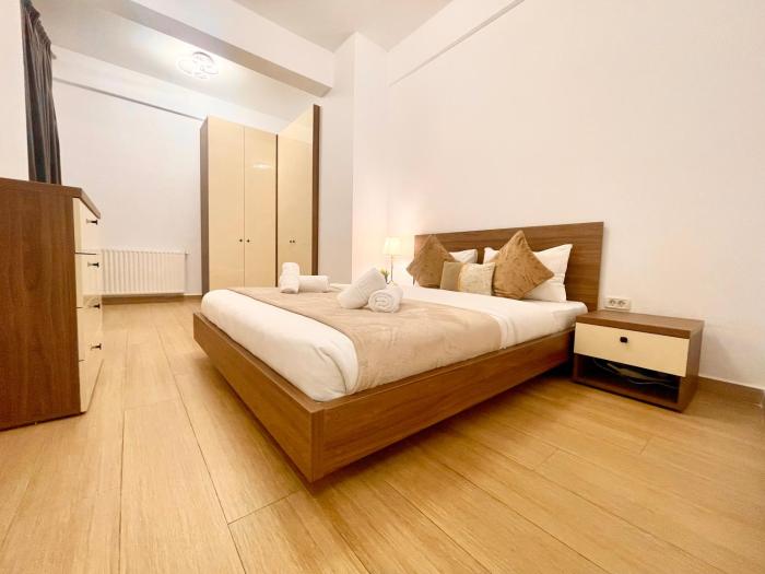 Central Address 26 - Palace of Parliament Area