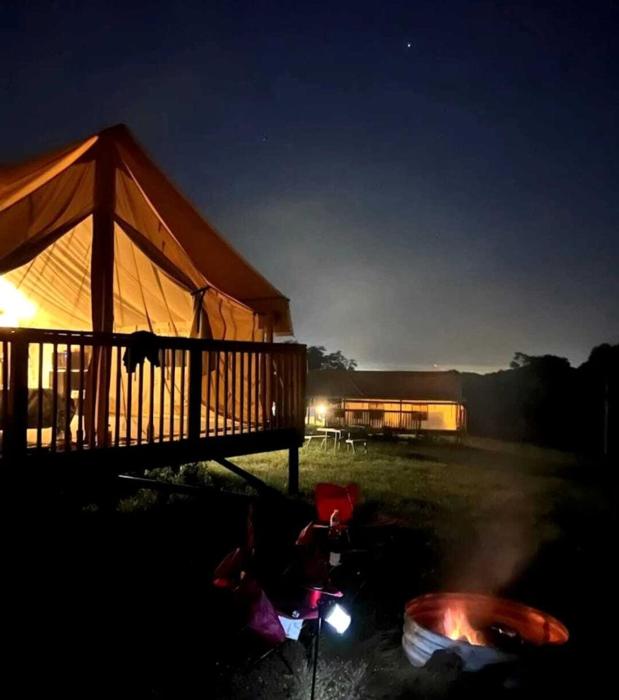 Peaceful Tented Cabin with Fire Pit and Fantastic Sights in Logan, Ohio