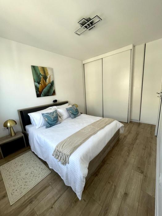 Business Loft - Parking - Fast Wi-Fi - Near Coresi