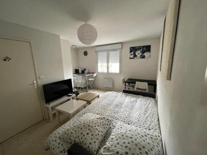 Studio 20m2 stationnement gratuit wifi 4 rue proudhon