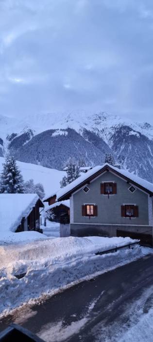 WEF Davos Large Alpine-Style Executive Studio Easy Access to Congress
