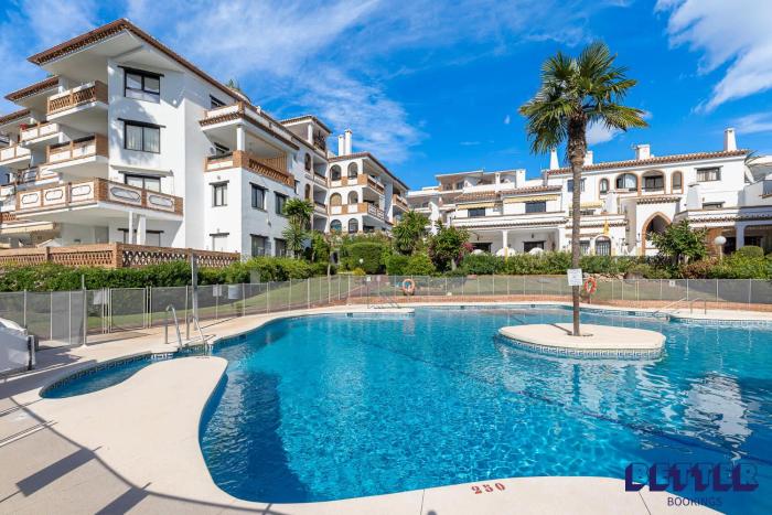 Modern 2BR Pool And 5min Beach Access