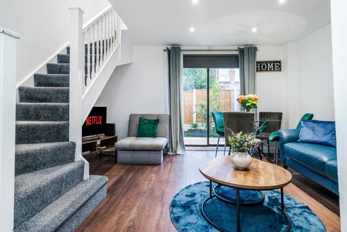 Great Location 2 Bedroom House in Nottingham, Private Garden, Fast Wi-Fi and Free Parking