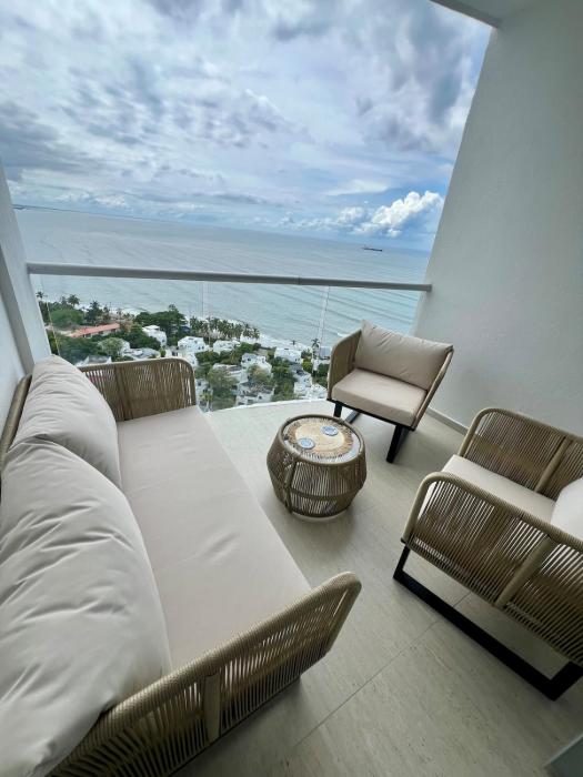Luxurious New Oceanfront Apartment Santa Marta