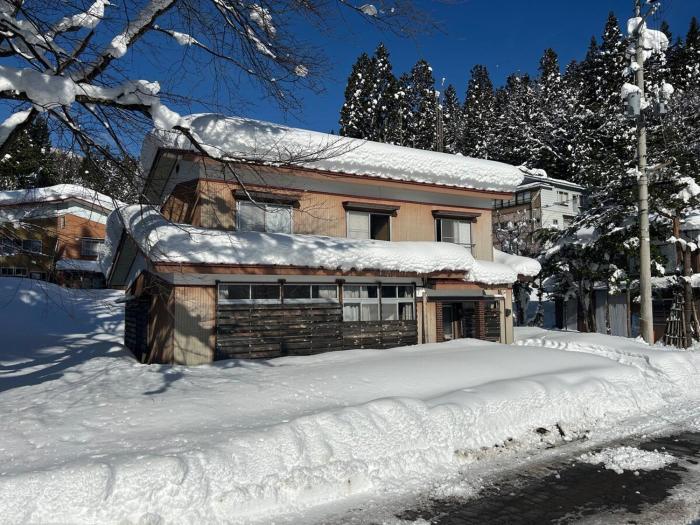 Taketombo House - fully renovated private house with ski access