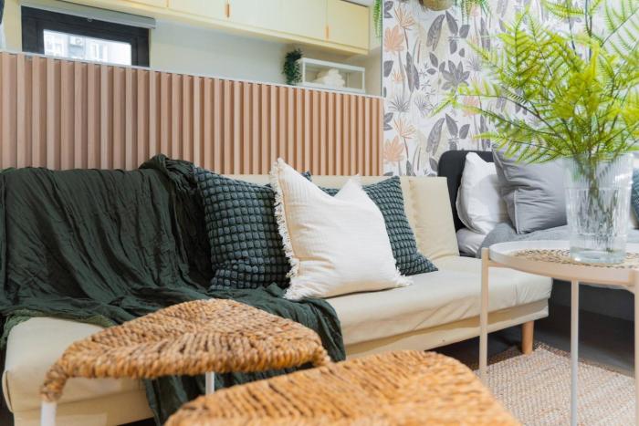 Fully Furnished Urban Oasis : FREE Pool Stay